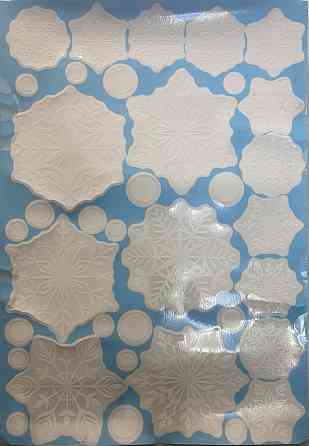 Новорічні наклейки сніжинки білі розмір стікера 24 на 34 см силікон Київ