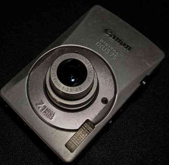 Canon IXUS 75 компактний цифровий фотоапарат тонкий сріблястий. Харків