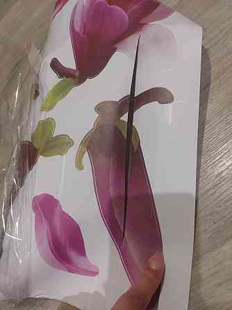 Вінілова наклейка на стіну Квіти з дефектом 50 на 70 см фіолетовий Київ