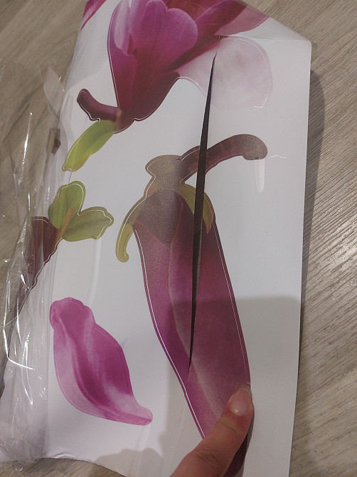 Вінілова наклейка на стіну Квіти з дефектом 50 на 70 см фіолетовий Київ - фото 3