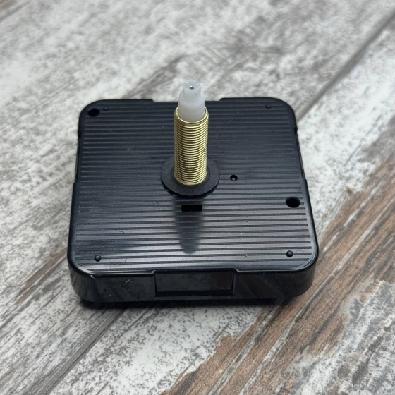 Годинниковий механізм кварцовий безшумний 28 мм із золотими стрілками для настінних дизайнерських годинників Київ