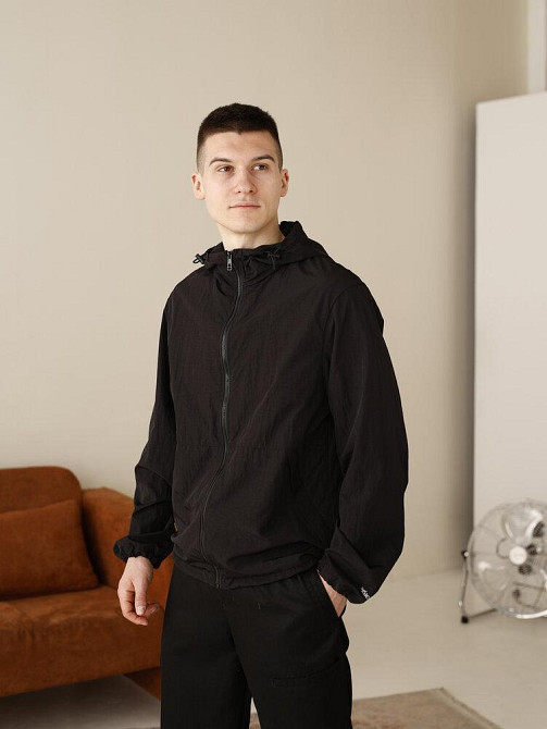 Чоловіча чорна вітрівка. Куртка-вітрівка демісезонна легка з кишенями Pobedov Neon Київ - фото 11
