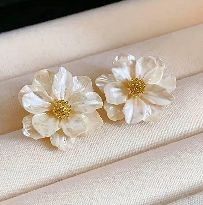 Серьги цветы белые объемные большие серьги гвоздики украшение Киев - изображение 1