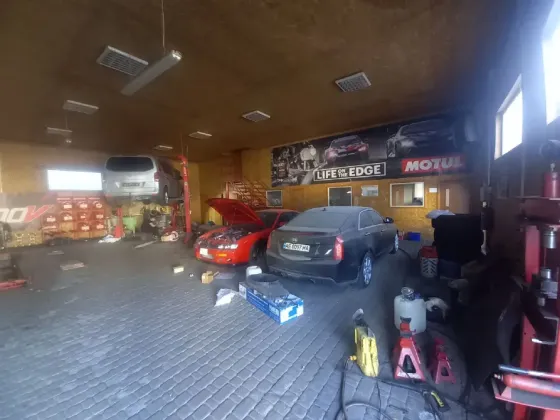 Приміщення на Промисловій базі в районі Авторинка на 12 Кварталі. Дніпро