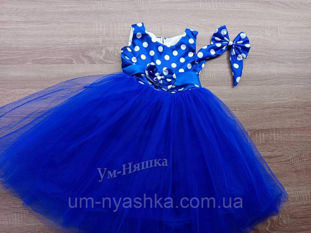 Пышное нарядное платье в горох в стиле 