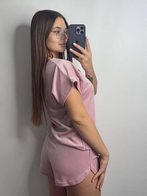 Пижама женская футболка + шорты из плюшевого велюра Пудровый M Харьков - изображение 3