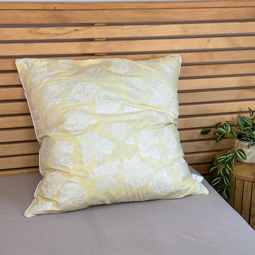 Подушка пуховая YouStar 20% пух 80% перо - упругая 60x60 см (Бежевый) Сумы - изображение 1