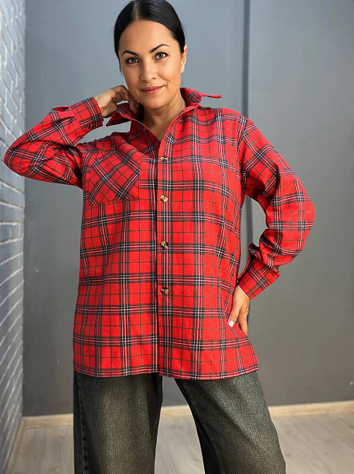 Сорочка жіноча Ariadna 8052 картата оверсайз розрізи по боках one size, червоний, one size Київ - фото 2