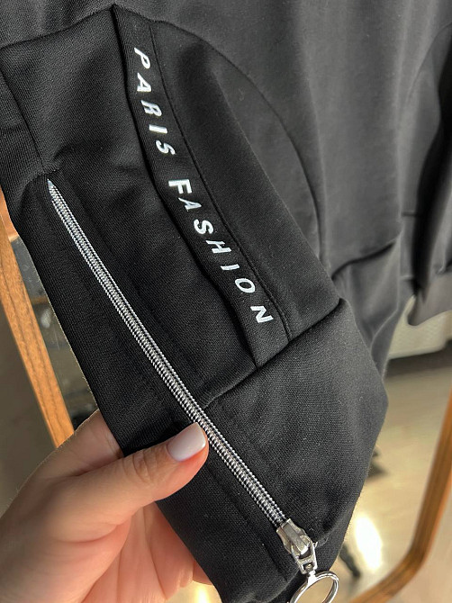 Худи женское Joggy 8072 оверсайз с капюшоном удлиненное с карманами и молнией черное, черный, L Одесса - изображение 2