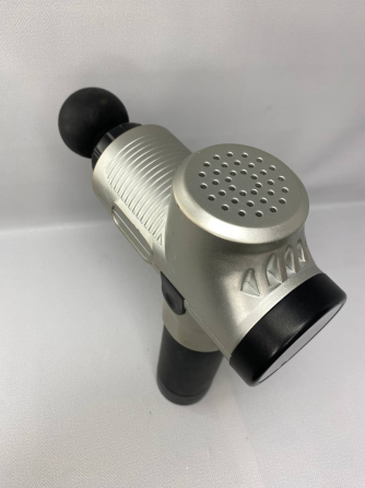 Б/У Перкуссионный массажный пистолет Merco Massage Gun 20, 20 уровней интенсивности, 2500 мАч, сенсорный дисплей, 4 насадки Киев