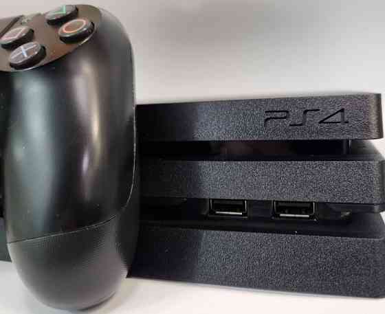 Приставка Sony PlayStation 4 Pro. Київ