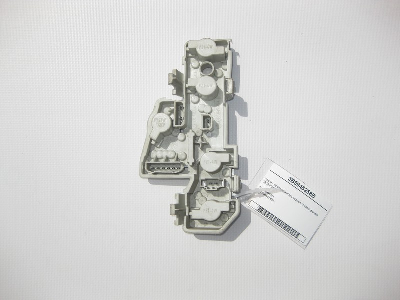 VAG  3B5945258B Плата - лампоутримувач заднього правого ліхтаря VW Passat B5+ Одеса - фото 2