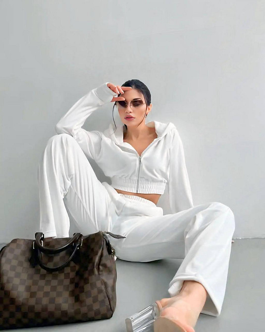 Женский повседневный велюровый костюм двойка с широкими брюками и укороченной кофтой плюшевый велюр Молочный, 46/48 Одесса - изображение 4