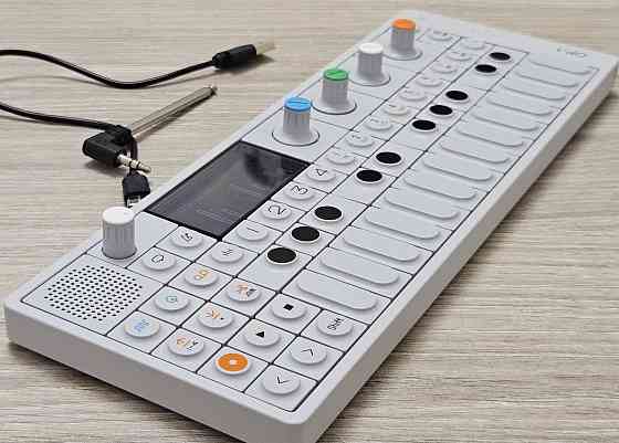 Синтезатор Teenage Engineering OP-1 (TE002) — ідеальний стан. Харків