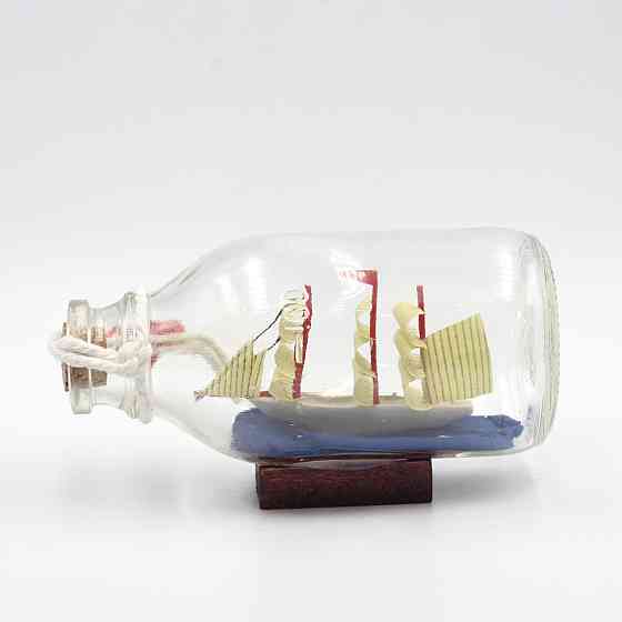 Статуетка "Парусник у пляшці" Рівне