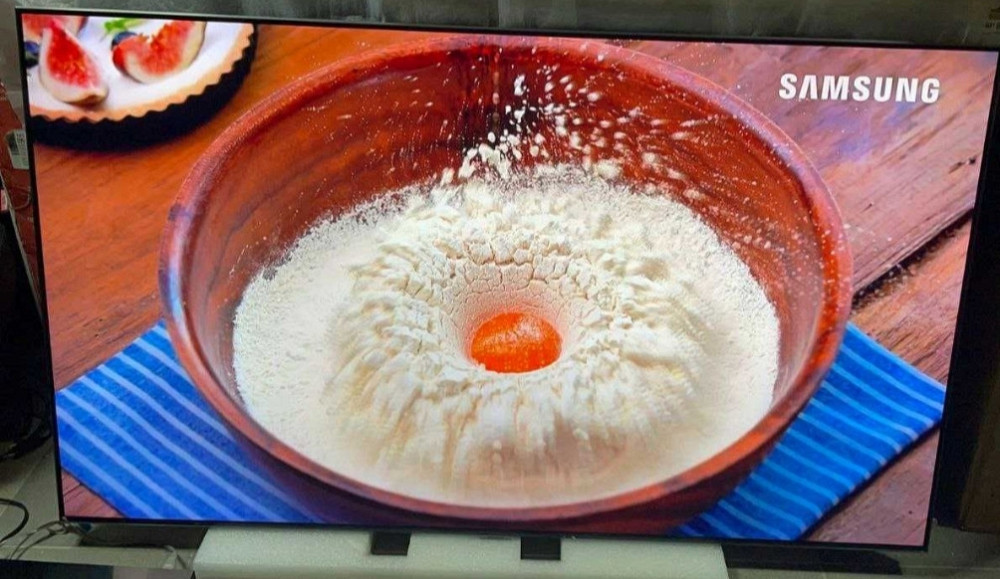 Телевизор Безрамный: 55