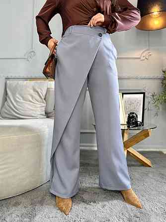 Женские прямые брюки с эффектным асимметричным запахом спереди из костюмной ткани Серый, 46/48 Одесса