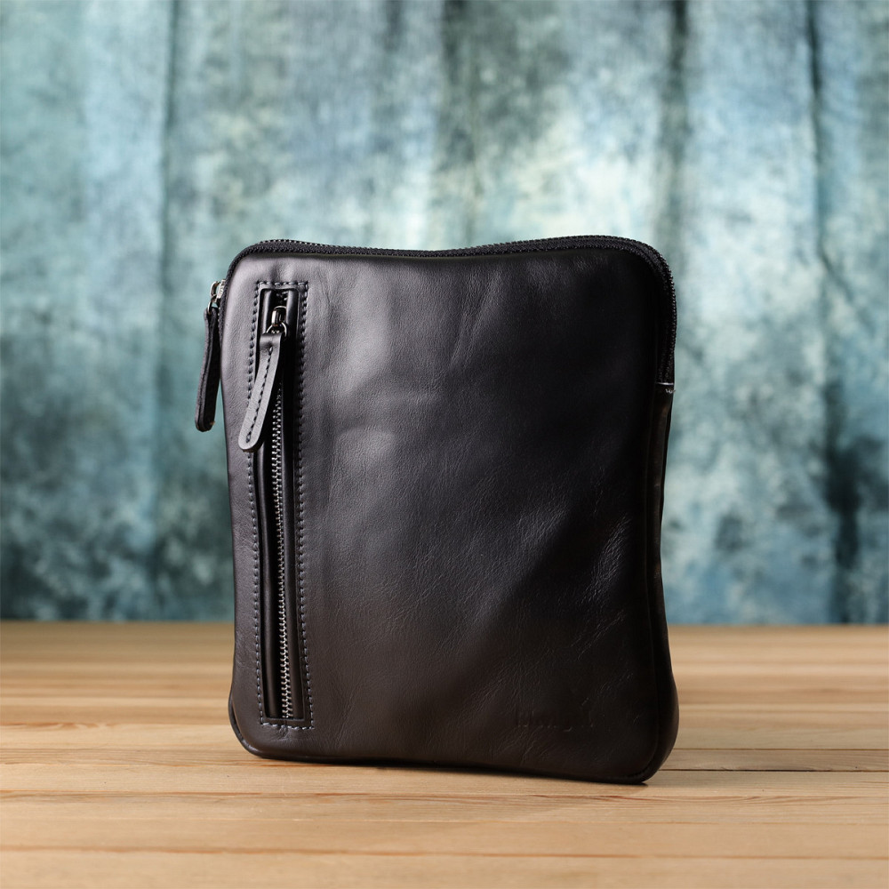 Стильна та практична чоловіча сумка на плече з натуральної гладкої шкіри Shvigel 23153 Чорний Київ - фото 9