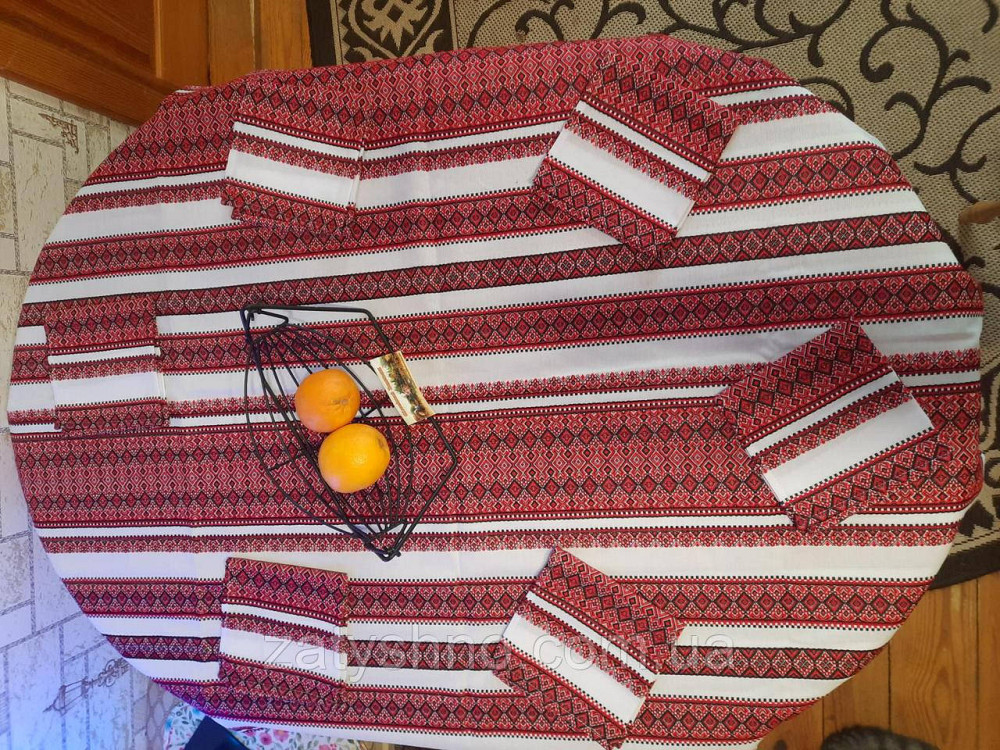 Красная яркая скатерть с салфетками Киев - изображение 5
