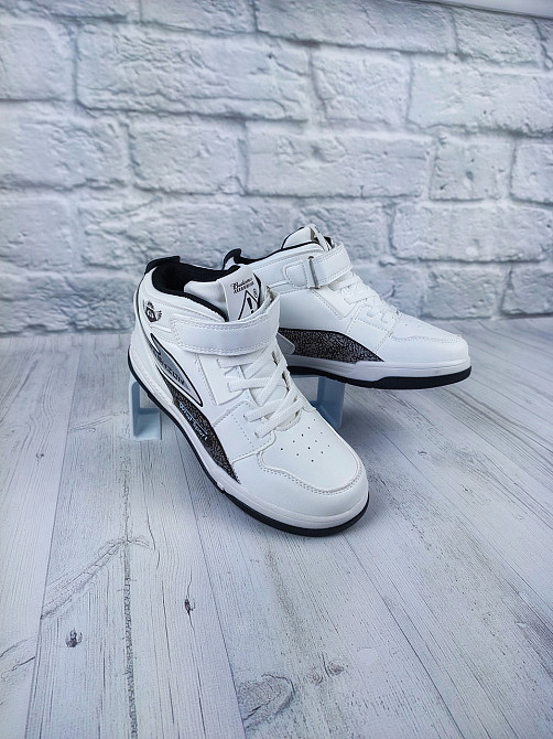 Детские демисезонные белые кроссовки хайтопы  светоотражающие для мальчиков подростков 32 Николаев - изображение 1