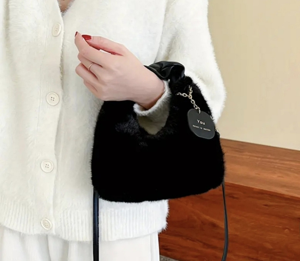 Сумка зі штучного хутра маленька Чорна Сміла - фото 2