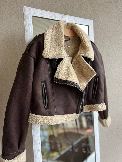 Дублянка жіноча Aftf Basic 2413 коротка косуха оверсайз на блискавці з хутром екозамша коричнева, коричневий, L Київ - фото 12