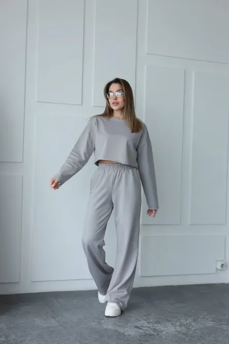 Стильний костюм із кроп-світшотом та прямими штанами Одеса - фото 3