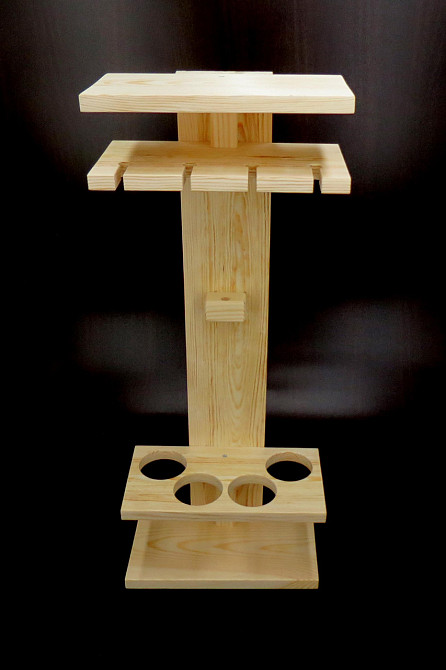 Настенная винная полка 