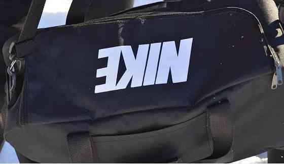 Сумка чемодан вализа спортивная черная мужская дорожная найк. Киев