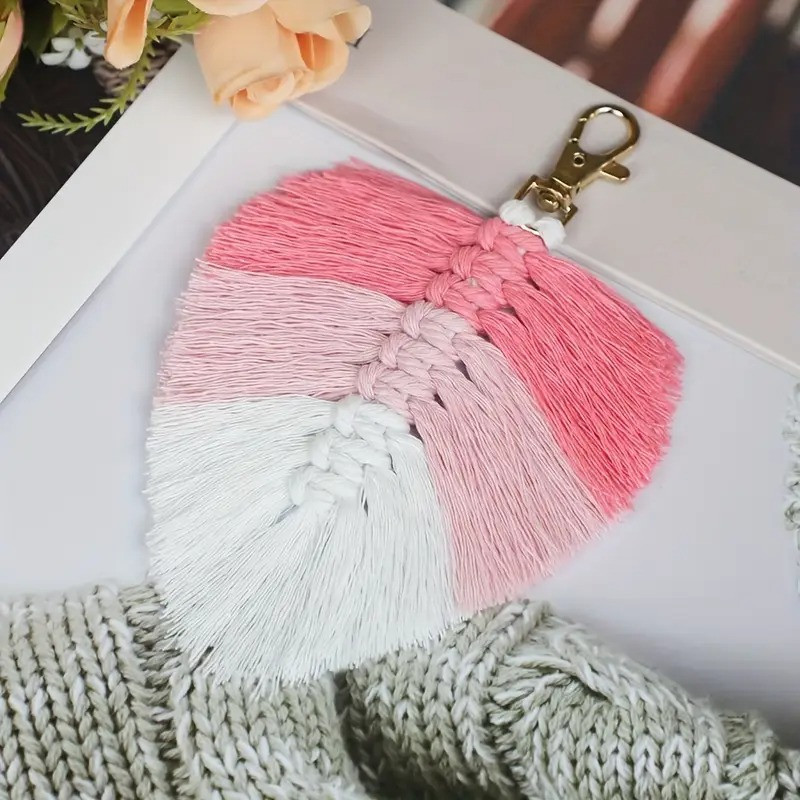 Набор макраме для творчества и ручного вязания брелока для ключей или декора на сумку 10х16см,розовый Каменец-Подольский - изображение 5