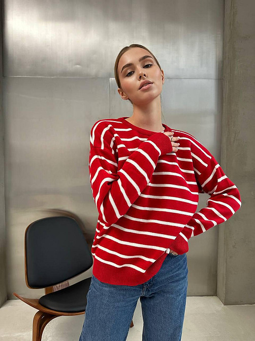 Жіночий базовий смугастий светр оверсайз вовна 70% акрил 30% Червоний Одеса - фото 9