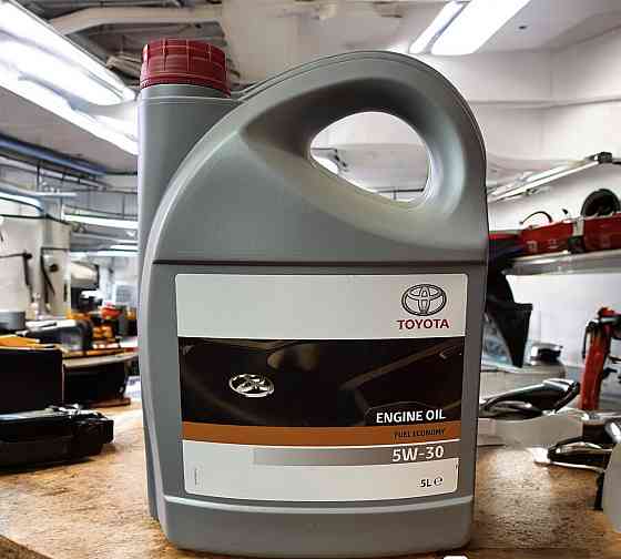 Моторна олива Toyota Genuine Oil 5W-30 оригінал Київ