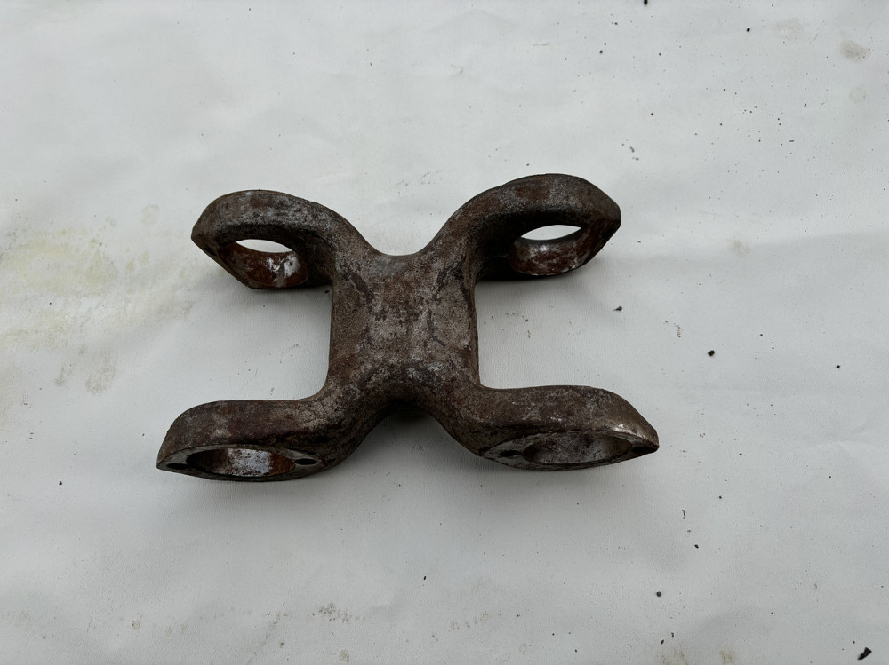 Виделка подвійного шарніра (бінокль) карданного вала К-700, К-700 А, К-701, К-702. 700.22.04.12. Харків - фото 1