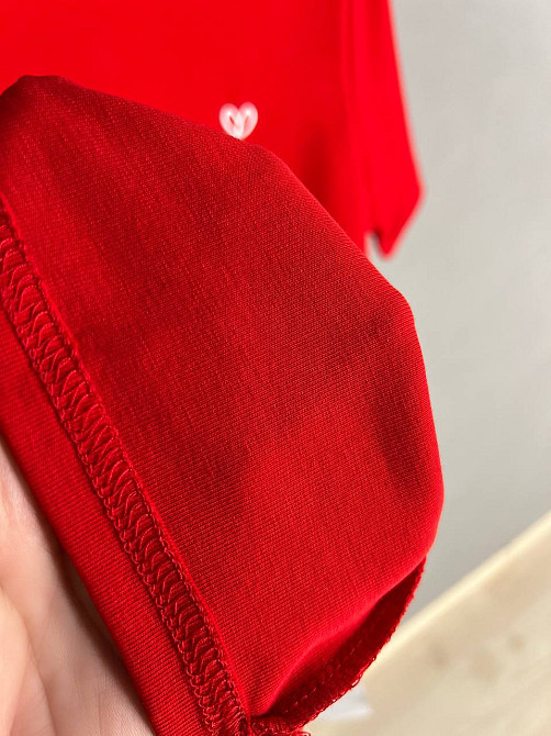 Футболка жіноча A-N 911-12 базова маленька вишивка серце середньої довжини one size червона, червоний, one size Київ - фото 2