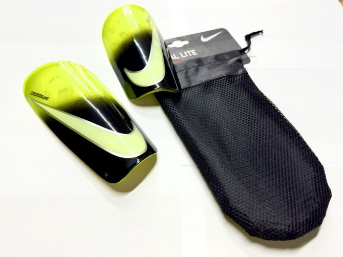 Щитки футбольні Nike Mercurial Вишневе - фото 2