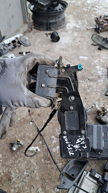 Замок крышки багажника Hyundai Tiburon 2003–2008 Киев - изображение 2