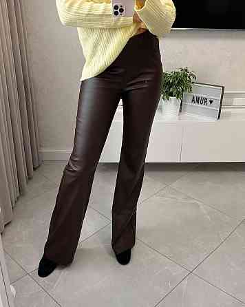 Женские базовые утепленные брюки из эко кожи на флисе Шоколадный, 54/56 Одесса