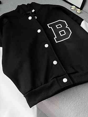 Женский теплый укороченный оверсайз бомбер на кнопках трехнитка на флисе Одесса