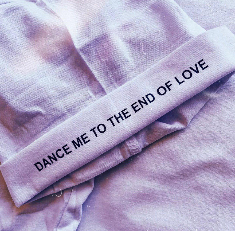 Белая женская футболка с надписью Черновцы - изображение 2