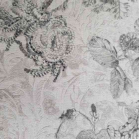 Шпалери метрові вінілові на флізелін Yuanlong Samsara бароко квіти вензель чорні на білому сріблясті Київ