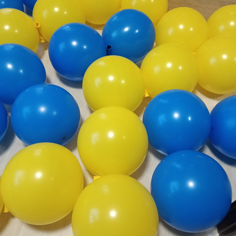 Шарики сине-желтые патриотические 12