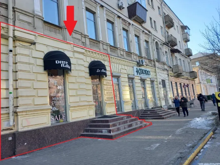 Снять магазин на красной линии с отдельным входом Яворницкого 105. Красная линия, отдельный вход, окно на красной линии. Днепр - изображение 1