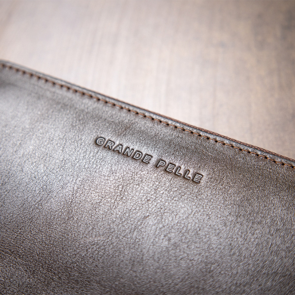 Шкіряне жіноче глянцеве портмоне Коричневий (GRANDE PELLE) Київ - фото 3