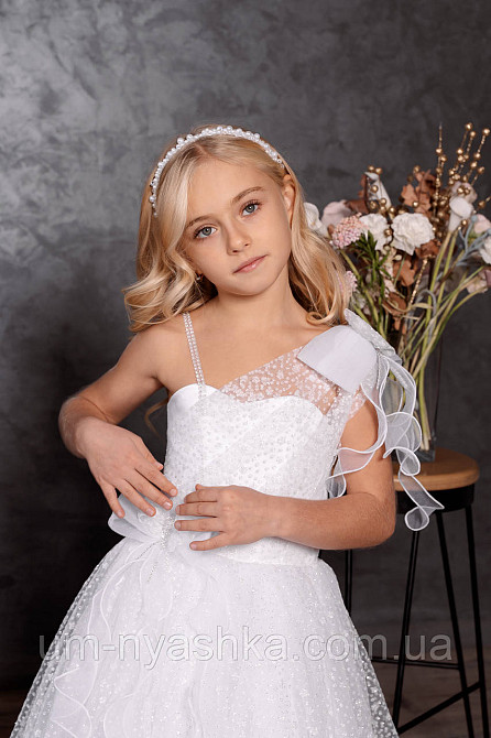 Длинное блестящее белое платье через одно плечо Кривой Рог - изображение 7