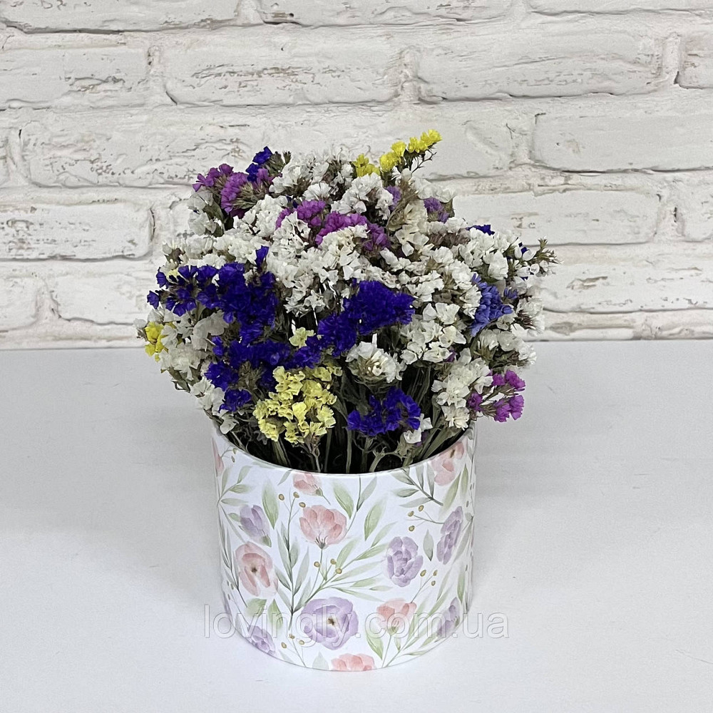 Нежная композиция из сухоцветов в кашпо 