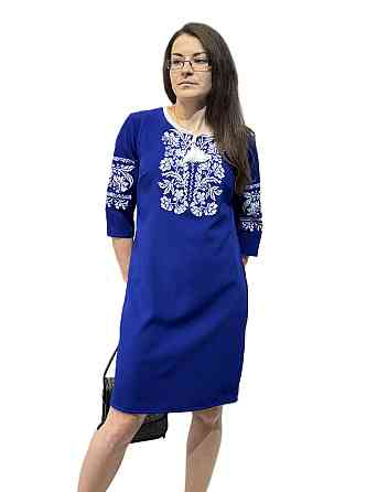 Жіноче синє вишите плаття з квітковою білою вишивкою 54 Київ