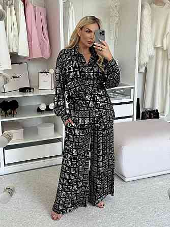 Жіночий легкий принтований костюм-двійка: сорочка та штани з хусткою сатин Чорний 2 Одеса