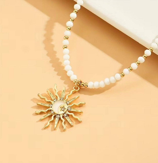 Чокер з білого бісеру з підвіскою сонце жіноче намисто мінімалістичне Київ - фото 1