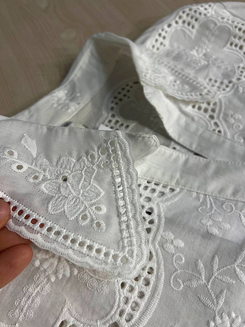 Сорочка жіноча A-N 8132 мереживо вишивка на ґудзиках короткий пишний рукав біла, білий, L Київ - фото 16
