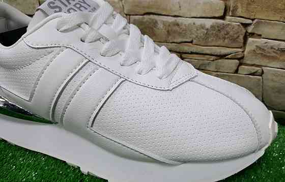 Женские кожаные кроссовки BaaS Stay Tory Киев